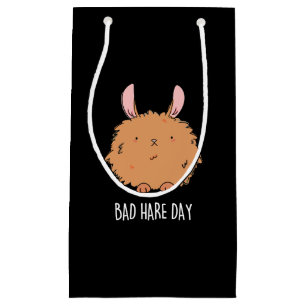 Bad Hare Day Funny Rabbit Pun Dark BG Klein Cadeauzakje