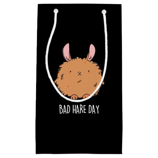 Bad Hare Day Funny Rabbit Pun Dark BG Klein Cadeauzakje (Voorkant)