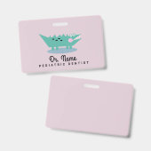 Badge Alligator Dentiste Pédiatre Dentaire Rose (Avant & arrière)