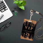 Badge Anniversaire noir parties scintillant or gouttes d<br><div class="desc">Un badge moderne, élégant et glamour pour une fête d'anniversaire de 21e (ou tout âge). Un arrière - plan noir avec parties scintillant d'or faux goutte, la peinture goutte à goutte. Personnalisez et ajoutez un nom. Le nom est écrit avec un script de style moderne écrit à la main avec...</div>