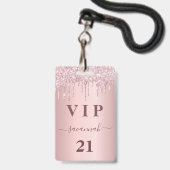Badge Anniversaire rouge gouttes rose nom vip pass (Avant avec lanière)