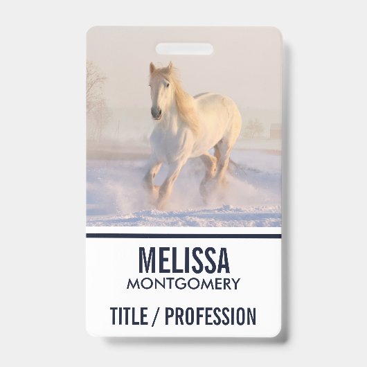 Badge Beau Cheval Blanc Galloping dans la neige (Avant)