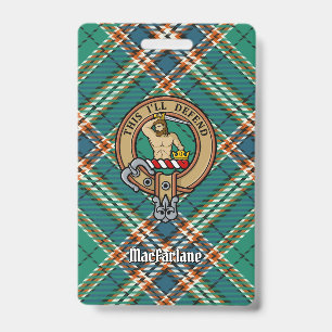 Badge Blason du clan MacFarlane sur tartan de chasse anc