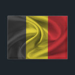 Badge Bouton Drapeau Belgique<br><div class="desc">Bouton avec le drapeau de la Belgique dans un style de tissu ondulé. Ce design présente les couleurs du drapeau belge et un design avec un bel effet texturé de matériau de tissage. Ce design de drapeau est une excellente façon de vous montrer fier d'être de Belgique.</div>