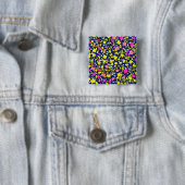 BADGE CARRÉ 5 CM 紺地に黄色とピンクの花模様　和風　着物柄 (En situation)