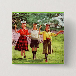 Badge Carré 5 Cm 1960 teenage girls with books on their heads
