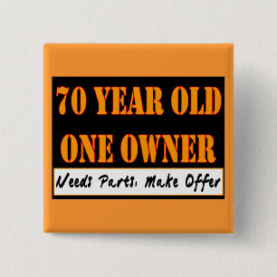 Badge Carré 5 Cm 70 ans, un propriétaire - les pièces des besoins,