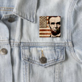 Badge Carré 5 Cm Abraham Lincoln (En situation)