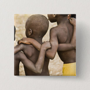 Badge Carré 5 Cm Afrique, Afrique de l'Ouest, Ghana, Yendi. Prise d