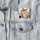 Badge Carré 5 Cm Ange avec bouton de croix (En situation)