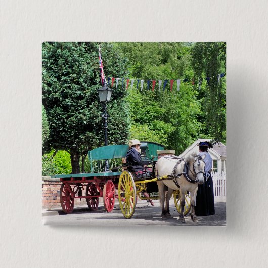 BADGE CARRÉ 5 CM ANGLETERRE VICTORIENNE (Devant)