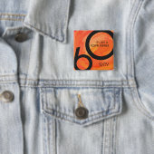Badge Carré 5 Cm Anniversaire 60 ans Orange Décennie (En situation)