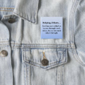 Badge Carré 5 Cm Appelé pour aider d'autres (En situation)