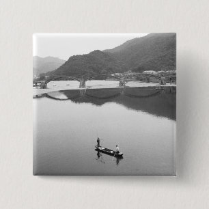 Badge Carré 5 Cm Asie, Japon, Iwakuni. Pêcheurs et pont historique