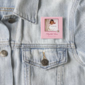 Badge Carré 5 Cm Assez dans le faire-part de naissance Girly rose (En situation)