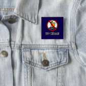 BADGE CARRÉ 5 CM AUCUN ROI (En situation)