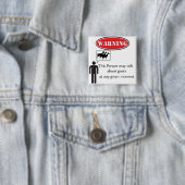 Badge Carré 5 Cm Avertissement drôle de chèvre (En situation)