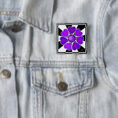 Badge Carré 5 Cm B&W Purple Hearts Beating (En situation)