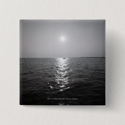 Badge Carré 5 Cm Bateau éloigné sur l'océan (Devant)