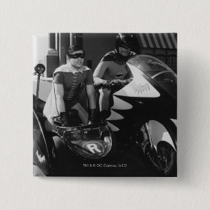 Badge Carré 5 Cm Batman et Robin en Batcycle