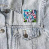 Badge Carré 5 Cm Bébé mignon et souriant Dragon aux fleurs (En situation)