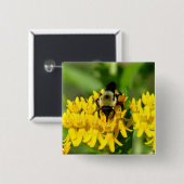 Badge Carré 5 Cm Bee Feasting on Butterfly Weed Wildflowers (Devant & derrière)