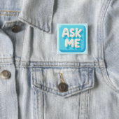 Badge Carré 5 Cm Bénévole Demandez-moi (En situation)