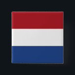 Badge Carré 5 Cm Bouton avec drapeau de Pays-Bas<br><div class="desc">Montrez votre fierté hollandaise avec notre bouton exclusif avec le drapeau de la Pays-Bas! Rédigé avec attention aux détails, ce bouton est plus qu'un simple accessoire, c'est une célébration du patrimoine et de l'identité culturelle hollandais. Le design présente fièrement le tricolore horizontal emblématique du rouge, du blanc et du bleu,...</div>