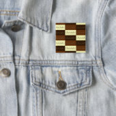 Badge Carré 5 Cm Bouton beaucoup de chocolat (En situation)