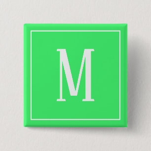 Badge Carré 5 Cm Bouton carré blanc sur fond vert clair avec monogr