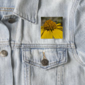 Badge Carré 5 Cm Bouton Carré Desert Brittlebrush (En situation)