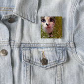Badge Carré 5 Cm Bouton Chat (En situation)
