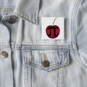 Badge Carré 5 Cm Bouton Cherry Pi (En situation)