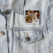 Badge Carré 5 Cm Bouton Cute Chat (En situation)