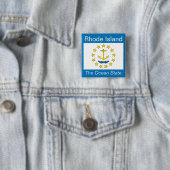 Badge Carré 5 Cm Bouton de drapeau d'Île de Rhode (En situation)