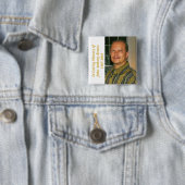 Badge Carré 5 Cm Bouton de mémorial de JB (En situation)