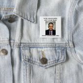BADGE CARRÉ 5 CM BOUTON DE RALPH NADER (En situation)