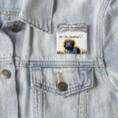 Badge Carré 5 Cm Bouton de teckel (En situation)