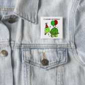Badge Carré 5 Cm Bouton de tortue d'anniversaire customisé (En situation)