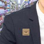 Badge Carré 5 Cm Bouton du Carré Brown du logo et du nom de l'entre<br><div class="desc">Bouton carré que vous pouvez customiser pour mettre votre nom d'entreprise et logo. Vous pouvez utiliser ce bouton comme accessoire uniforme de votre personnel. Vous pouvez également l'utiliser comme accessoire d'emballage. Vous pouvez également l'inclure dans vos documents de marketing pour faire de la publicité pour votre entreprise ou pour promouvoir...</div>