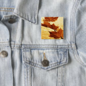 Badge Carré 5 Cm Bouton feuille d'érable (En situation)