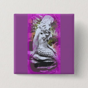 Badge Carré 5 Cm bouton mauve de sirène assise