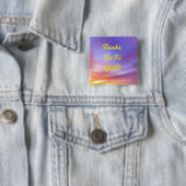 Badge Carré 5 Cm Bouton Remercier Dieu (En situation)