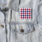 Badge Carré 5 Cm Bouton rouge, blanc et bleu plaid (En situation)