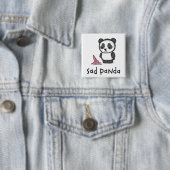 Badge Carré 5 Cm Bouton triste de panda (En situation)