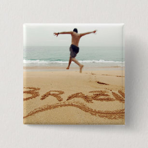 Badge Carré 5 Cm BRÉSIL. Un homme barechest en maillot de bain