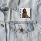 Badge Carré 5 Cm Brown Cocker Spaniel Papa 4 (En situation)