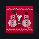 Badge Carré 5 Cm cacahuètes | Snoopy Christmas Sweater Snowman<br><div class="desc">Célébrez les fêtes et votre amour des cacahuètes avec ce pull de Noël moche avec Snoopy et une rangée de bonhommes de neige.</div>