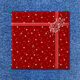 Badge Carré 5 Cm Cadeau enveloppé rouge