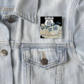 Badge Carré 5 Cm cadeaux de l'itinéraire 66 (En situation)